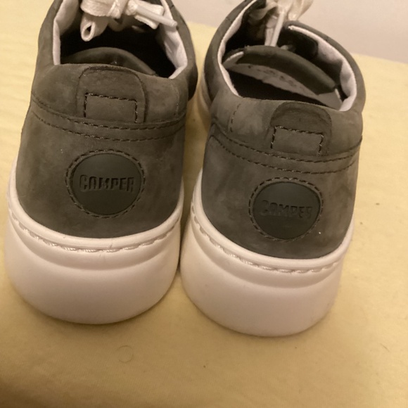 CAMPER SUEDE SNEAKERS SZ 40 (EURO) - Picture 3 of 7